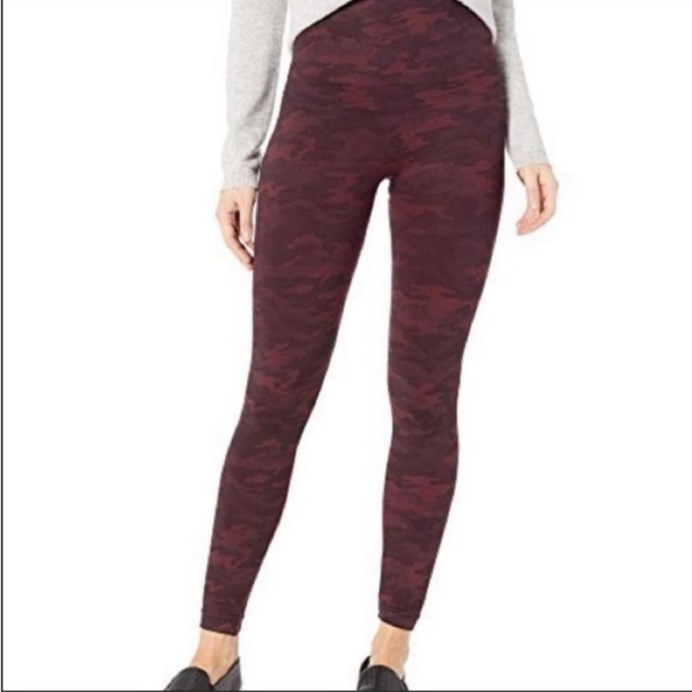 Spanx Look At Me Now Camo Leggings Maroon Womens Size XS